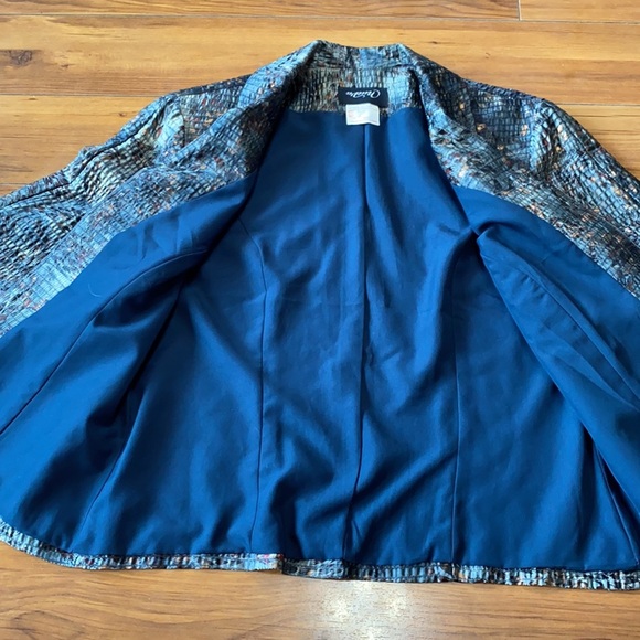 NueVa Fitted Blazer / Coat - Picture 8 of 10